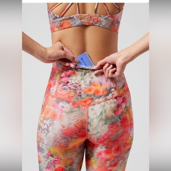 ✨NWT! Athleta, Elation Capri in Renewed Bloom Spring Pink. - Picture 4 of 6